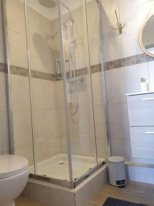 Studio refait à neuf Ave St Maurice
