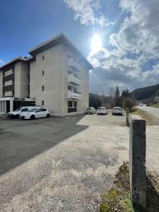 Studio refait à neuf avec balcon