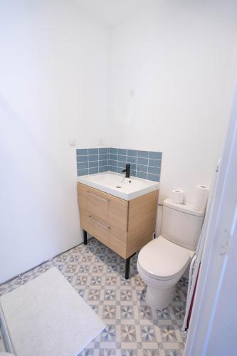 Studio refait à neuf avec cuisine équipée R1