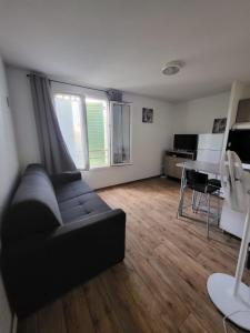 Appartement studio refait à neuf 535 Avenue Andrei Sakharov 83600 Fréjus Provence-Alpes-Côte d\'Azur