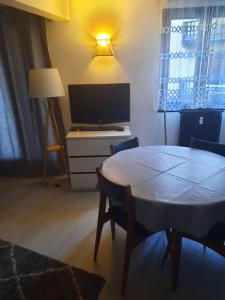 Studio rénové au cœur du village