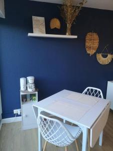 Studio rénové cosy avec terrasse au bord de la MARINA ST CYPRIEN
