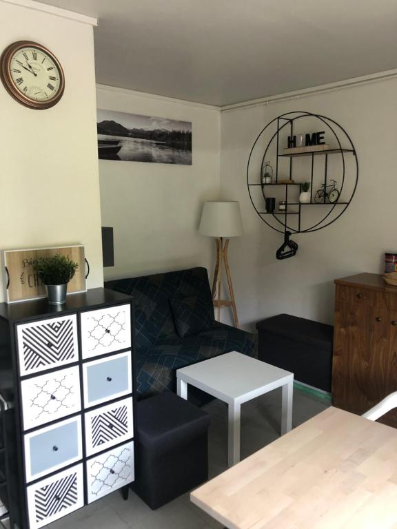 Studio rénové résidence privé proche de toutes commodités et loisirs, Place parking inclus 946 Rue du Maréchal Leclerc, 63150 La Bourboule