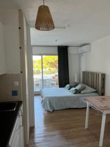 Studio rénové sur le Port d'Hyères