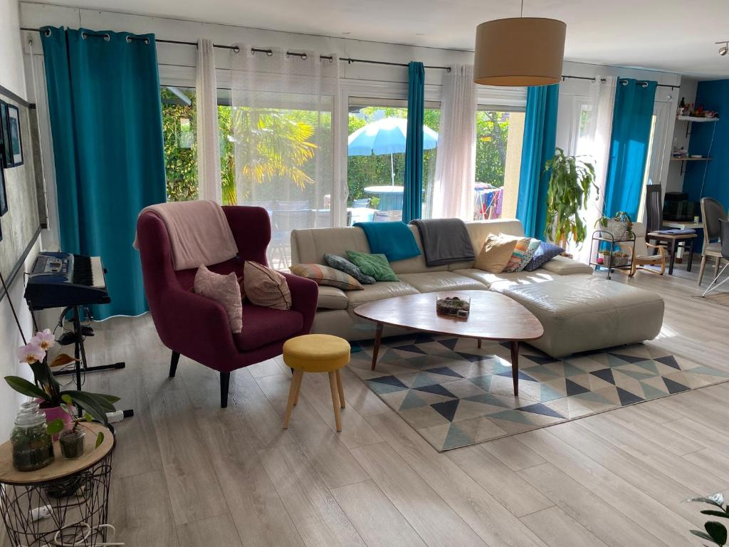 Studio rénové terrasse près des plages 83320 Carqueiranne
