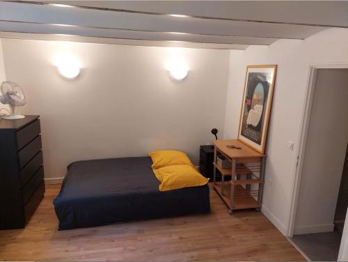 Studio rez-de-jardin 30m² avec cuisine équipée en centre-ville et 9 mn a pied des plages