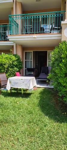 Studio rez-de-jardin Cap Esterel Agay