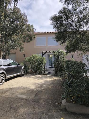 Studio Rez de jardin dans résidence privée près de la plage