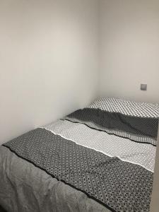 Studio Rez de jardin dans résidence privée près de la plage