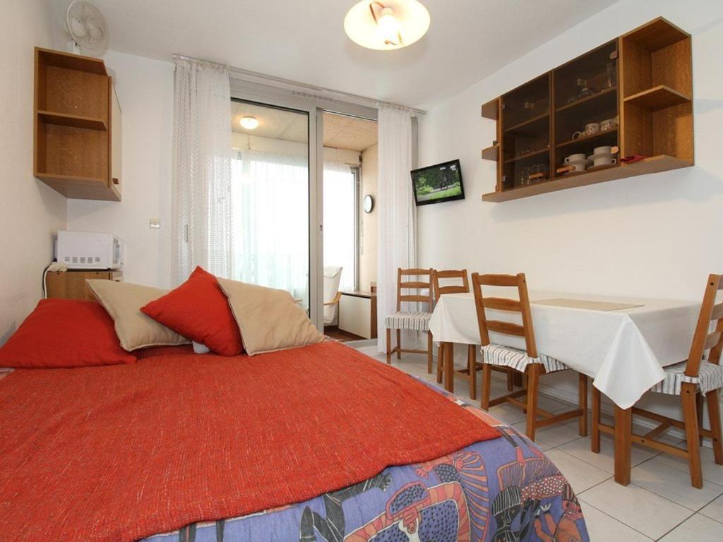 STUDIO - ROCHES ROUSSES b 05170 Forest des Baniols