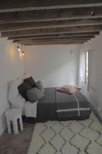 Appartement Studio Romantique et Boheme 7 eme etage 19 Rue Saint Marc 75002 Paris Île-de-France