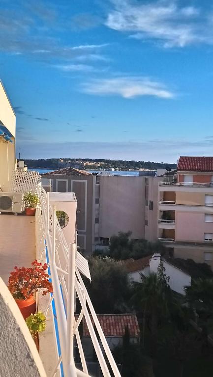 Appartement STUDIO ROYAL-BEACH LE Royal Beach, 12rue du Cros Vieil, 06400, Cannes 06400 Cannes