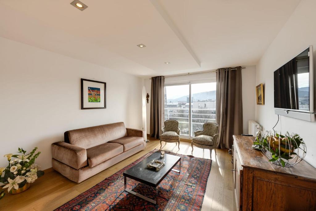 STUDIO SAINT CLAIR Vue Laterale MER 34280 La Grande Motte