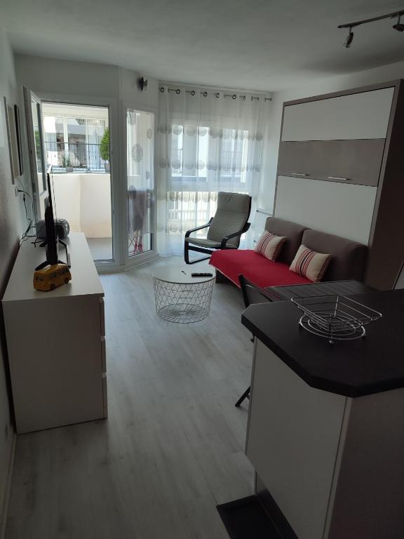 Appartement Studio Saint Jean de Luz 50m plage 48 Rue Vauban résidence California 3eme etage 64500 Saint-Jean-de-Luz