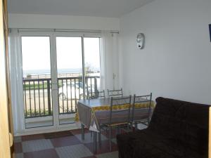 Appartement Studio Saint-Jean-de-Monts, 1 pièce, 3 personnes - FR-1-323-272 153 Esplanade de la Mer Résidence Orphée B RDC Gauche/mer 85160 Saint-Jean-de-Monts Pays de la Loire