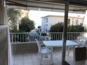 Appartement Studio Saint-Raphaël, 1 pièce, 2 personnes - FR-1-466A-5 21 AVENUE PAUL DOUMER RÉSIDENCE LES CÈDRES 83700 Saint-Raphaël Provence-Alpes-Côte d\'Azur