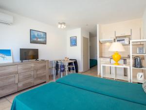 Appartement Studio Saint-Raphaël, 1 pièce, 3 personnes - FR-1-466A-43 21 AVENUE PAUL DOUMER RÉSIDENCE LES CÈDRES 83700 Saint-Raphaël Provence-Alpes-Côte d\'Azur