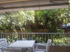 Appartement Studio Saint-Raphaël, 1 pièce, 3 personnes - FR-1-466A-44 21 AVENUE PAUL DOUMER RÉSIDENCE LES CÈDRES 83700 Saint-Raphaël Provence-Alpes-Côte d\'Azur