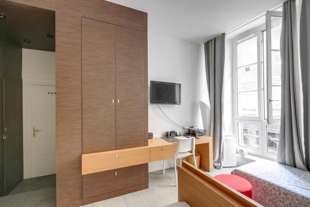 Studio Saint-Sulpice, Saint-Germain-des-Prés, Odéon by Weekome 4 Rue Saint-Sulpice, 75006 Paris