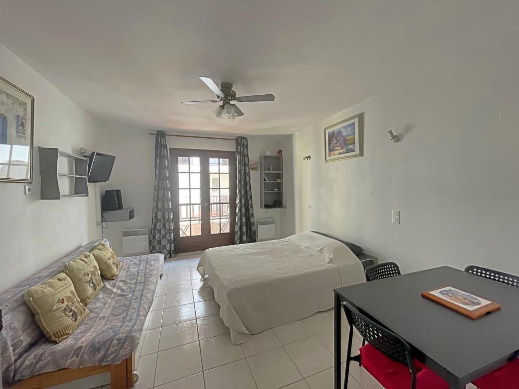 Studio Saintes-Maries-de-la-Mer, 1 pièce, 3 personnes - FR-1-475-50 10 Rue Baptiste Bonnet - Residence Le Camargue N°38  -, 13460 Les Saintes-Maries-de-la-Mer