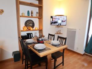 Appartement Studio Samoëns, 1 pièce, 4 personnes - FR-1-624-106 161 Avenue du Fer à Cheval Bâtiments A B C 74340 Samoëns Rhône-Alpes