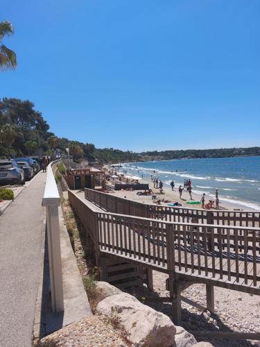 STUDIO SANARY Accès Plage par Tunnel Privé
