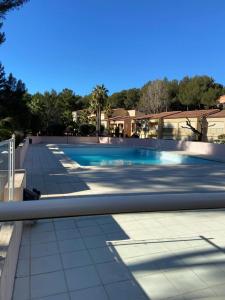 STUDIO SANARY Accès Plage par Tunnel Privé
