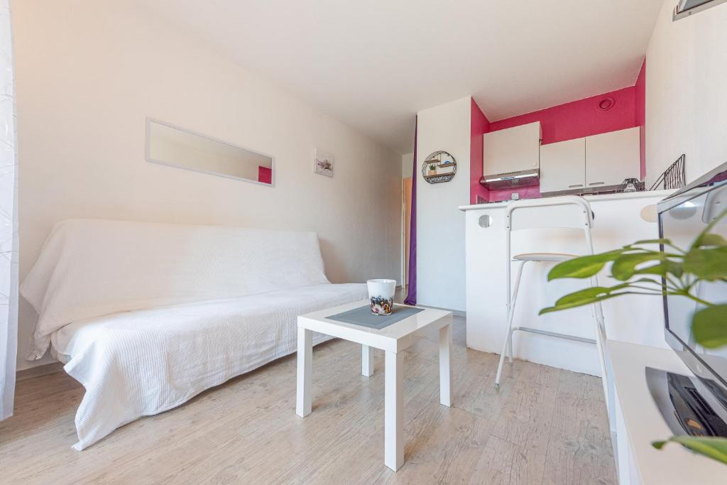 Appartement STUDIO SANARY residence les estivales bat 7 662 Route de la Gare 83110 Sanary-sur-Mer