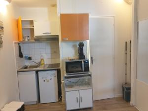 Appartement Studio Simplicien *Cosy* plein centre ville de Poitiers *TV* Wifi *Café* 46 Rue Saint Simplicien 86000 Poitiers -1