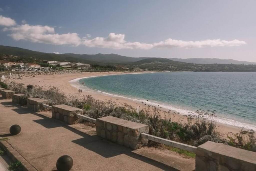 Studio situé à 20 metres de la plage d Agosta Porticcio Albitreccia, 20166 Albitreccia