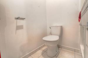 Studio spacieux et calme avec parking gratuit