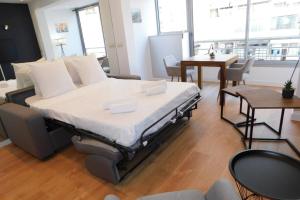 Studio standing grand hotel \