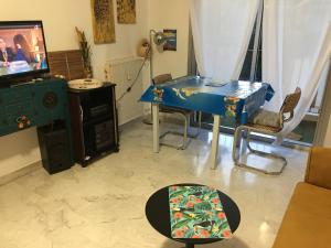 Studio standing Nice