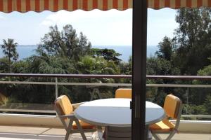 STUDIO STANDING VUE MER 2 PERS. 5 min.CANNES