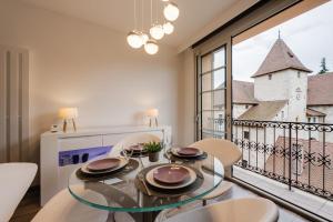 Studio Suite Annecy - Vue sur le château climatisation
