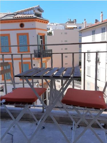 Studio Suquet balcony 1 min beach, 10 min Palais & Croisette Works