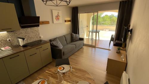 Studio sur le Domaine du Golf de Pont Royal
