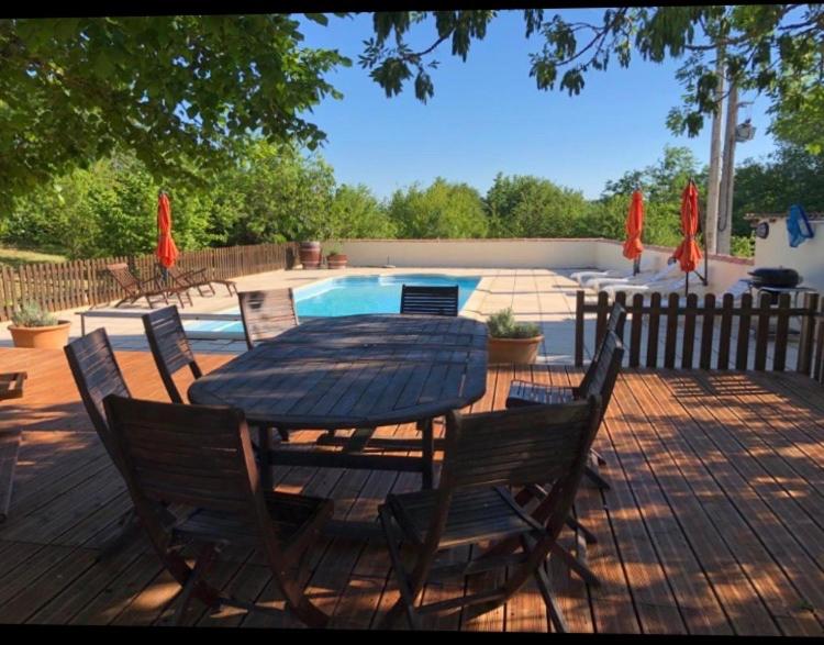 Studio sympa avec petit déjeuner entre canal et Loire