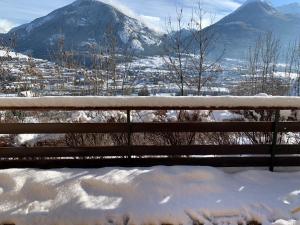 Studio sympa avec terrasse , maxi 4 pers.Briançon