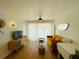 Studio- terrace on the ground floor-pool-golf-park