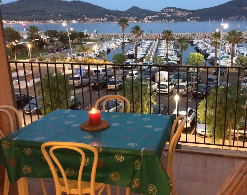 Studio terrasse 4 personnes à 100m de la plage 73b Avenue du Port, 83270 Saint-Cyr-sur-Mer