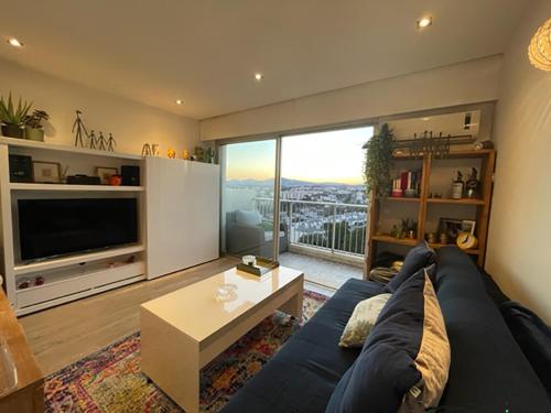 Studio terrasse dans résidence avec piscine