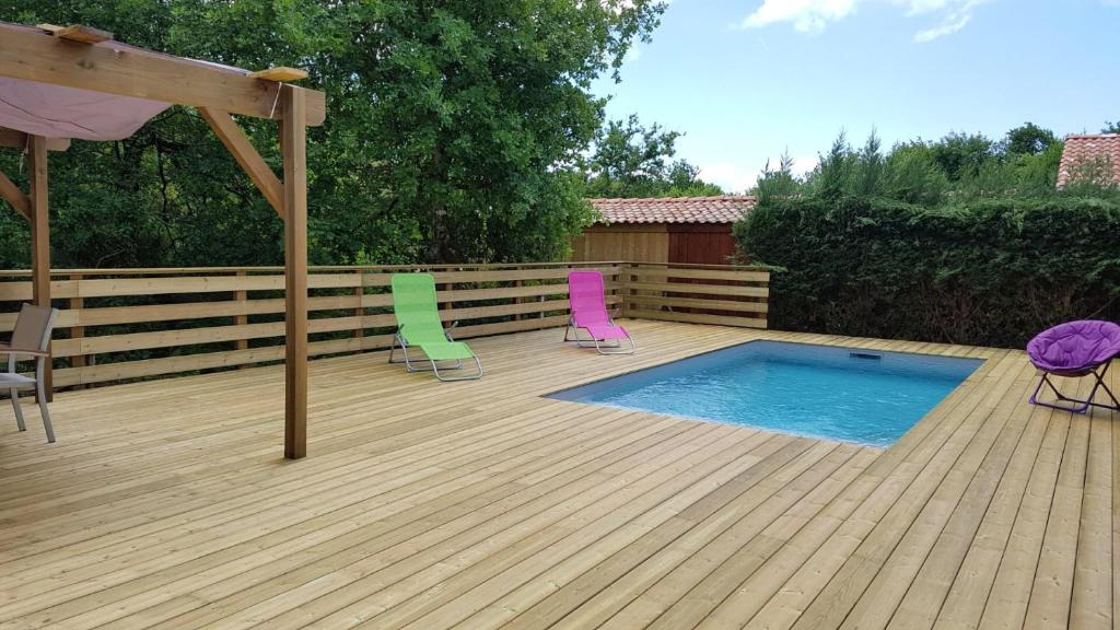 STUDIO TERRASSE PISCINE UZES PONT DU GARD
