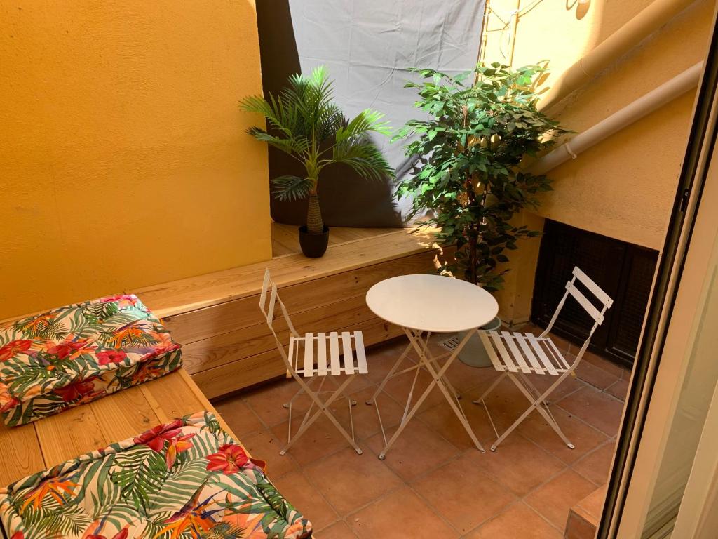 Appartement Studio terrasse rue piétonne Ajaccio 1er étage 15 Rue du cardinal fesch 20000 Ajaccio