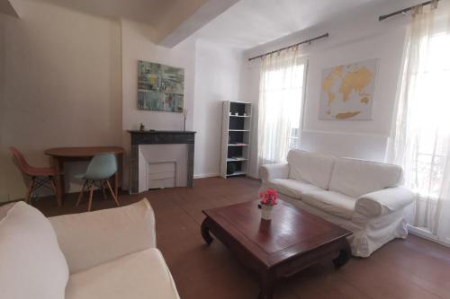 STUDIO Toulon 2nd floor