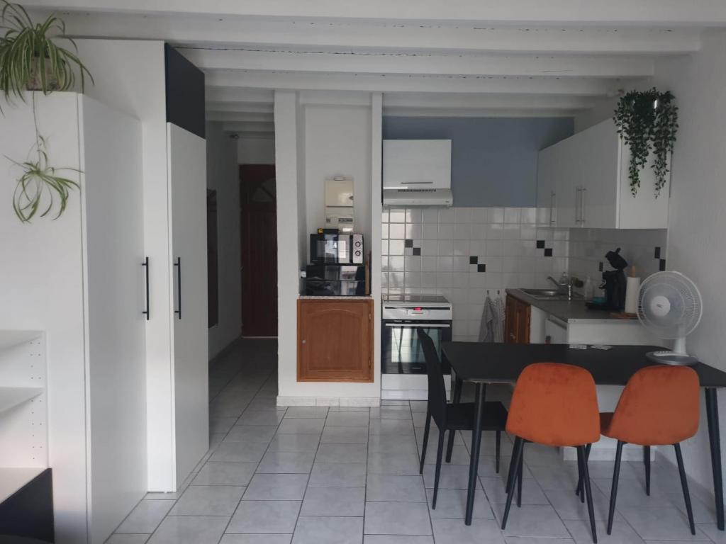 Appartement Studio tout confort centre ville - Balcon, Clim, TV, Wifi 252 Avenue de l'Europe 84380 Mazan