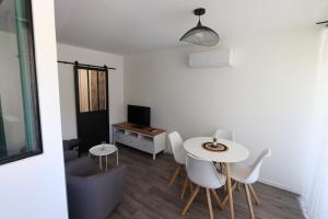 Studio tout confort - Climatisation, parking, wifi