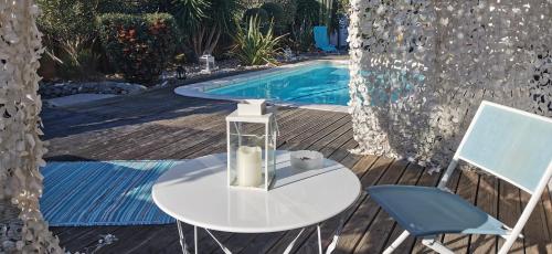 Studio tout équipé avec Terrasse Piscine chauffée et Jacuzzi