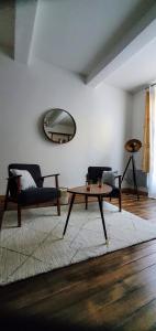 Studio très spacieux avec cour, en plein cœur de ville !