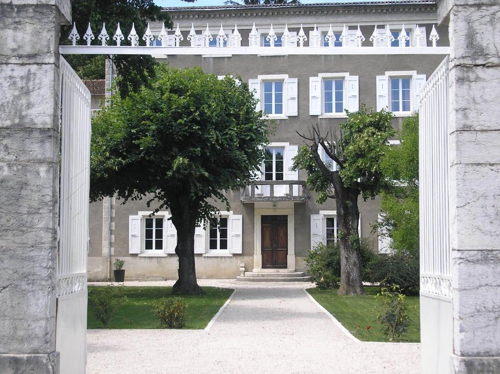 Studio tt confort coeur ville avec terrasse et parking gratuit 83110 Sanary-sur-Mer